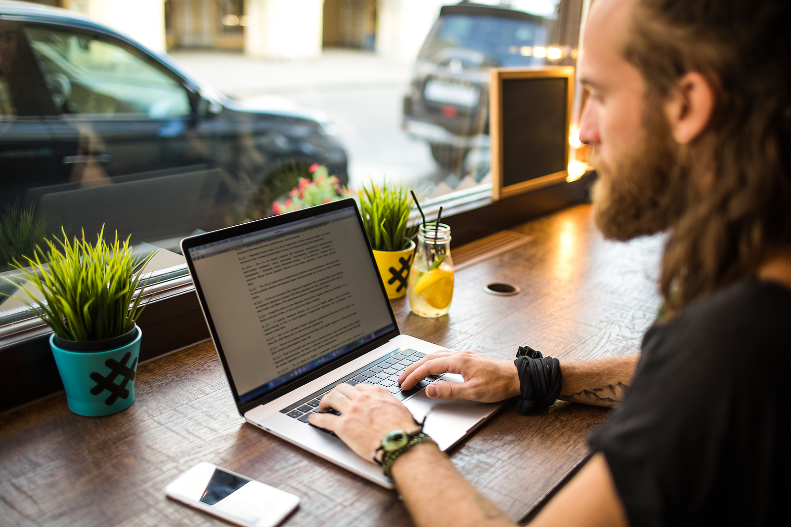 How a Virtual Office Jumpstarts Your Brand